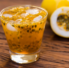 Caipirinha de maracujá
