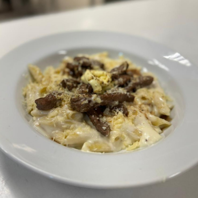 Filleto penne aos quatro queijos